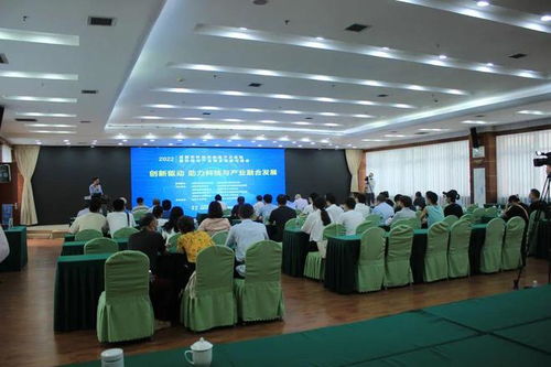 智匯蓉城，電子科技賦能產(chǎn)業(yè)新未來——2022年成都市科技年會電子分會場暨科技與產(chǎn)業(yè)融合發(fā)展交流會紀(jì)實